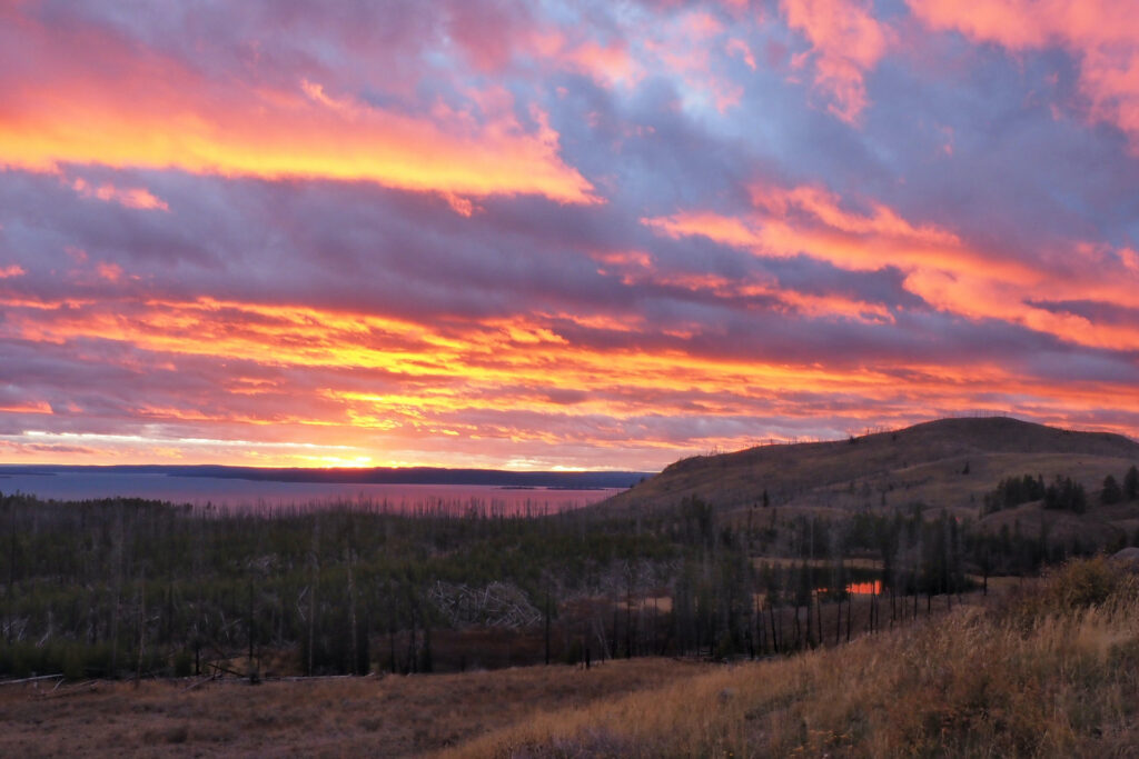 Sunset Yellowstone Lake Yellowstone Fall Basecamp